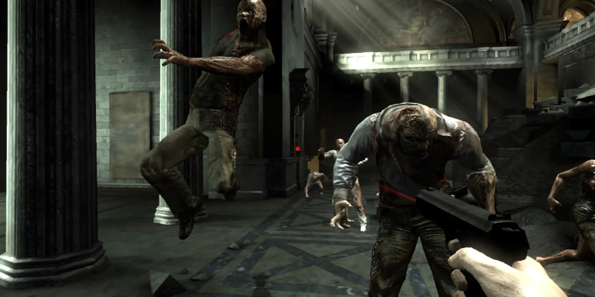 Cảnh chiến đấu trong game Alone in the Dark 2008 với nhân vật chính đối mặt quái vật
