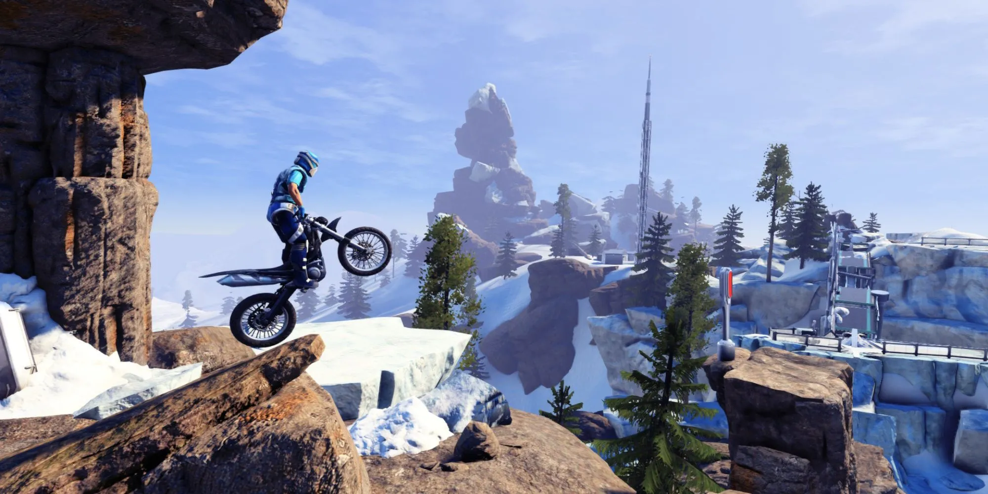 Người lái mô tô đang vượt chướng ngại vật trên đường đua Trials Fusion
