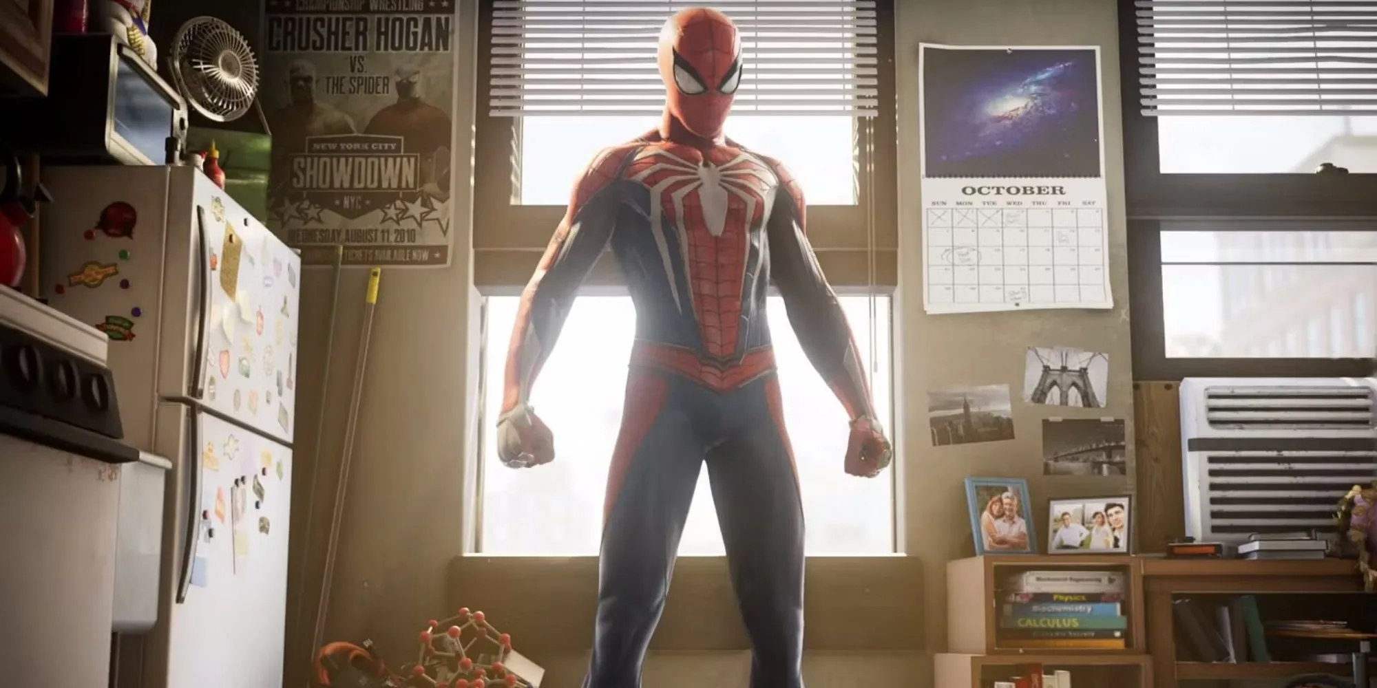 Người Nhện (Peter Parker) nhìn ra thành phố New York rộng lớn từ căn hộ của mình trong game Marvel's Spider-Man.