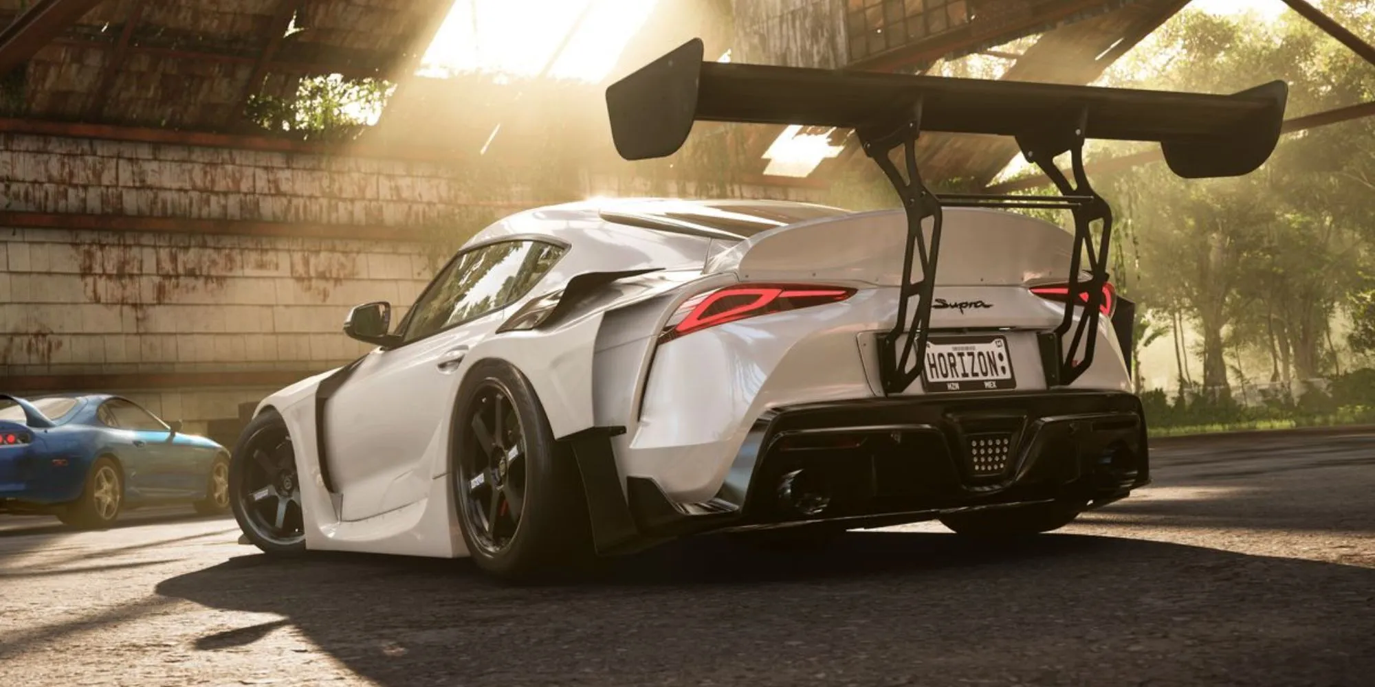 Siêu xe đua trên đường trong game Forza Horizon 5