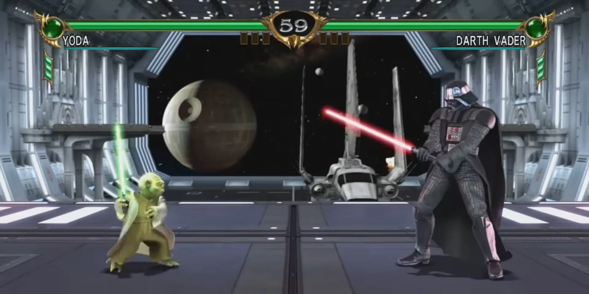Yoda và Darth Vader, nhân vật Star Wars, đang chiến đấu bằng đèn kiếm trong game đối kháng Soulcalibur 4