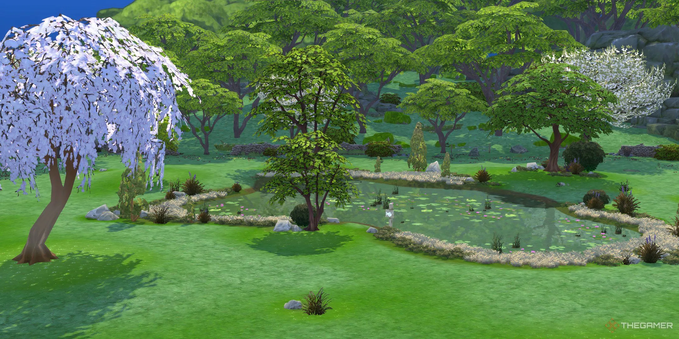 Ao lớn trên khu đất Fern và Frond ở Rừng Sprucederry trong The Sims 4 Enchanted By Nature.