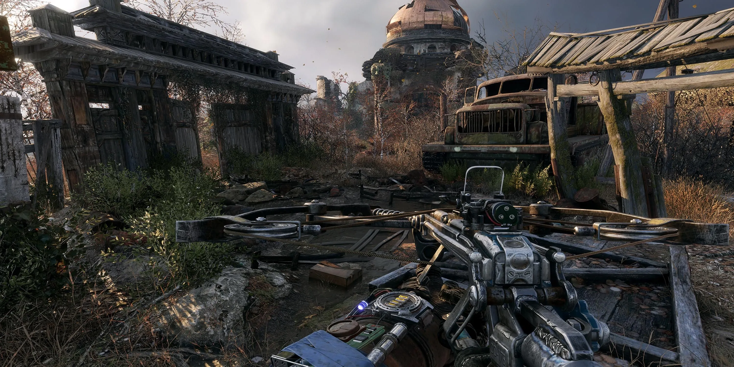 Artyom đứng giữa thành phố đổ nát hậu tận thế trong Metro Exodus, biểu trưng cho hành trình tìm kiếm hy vọng trên tàu Aurora
