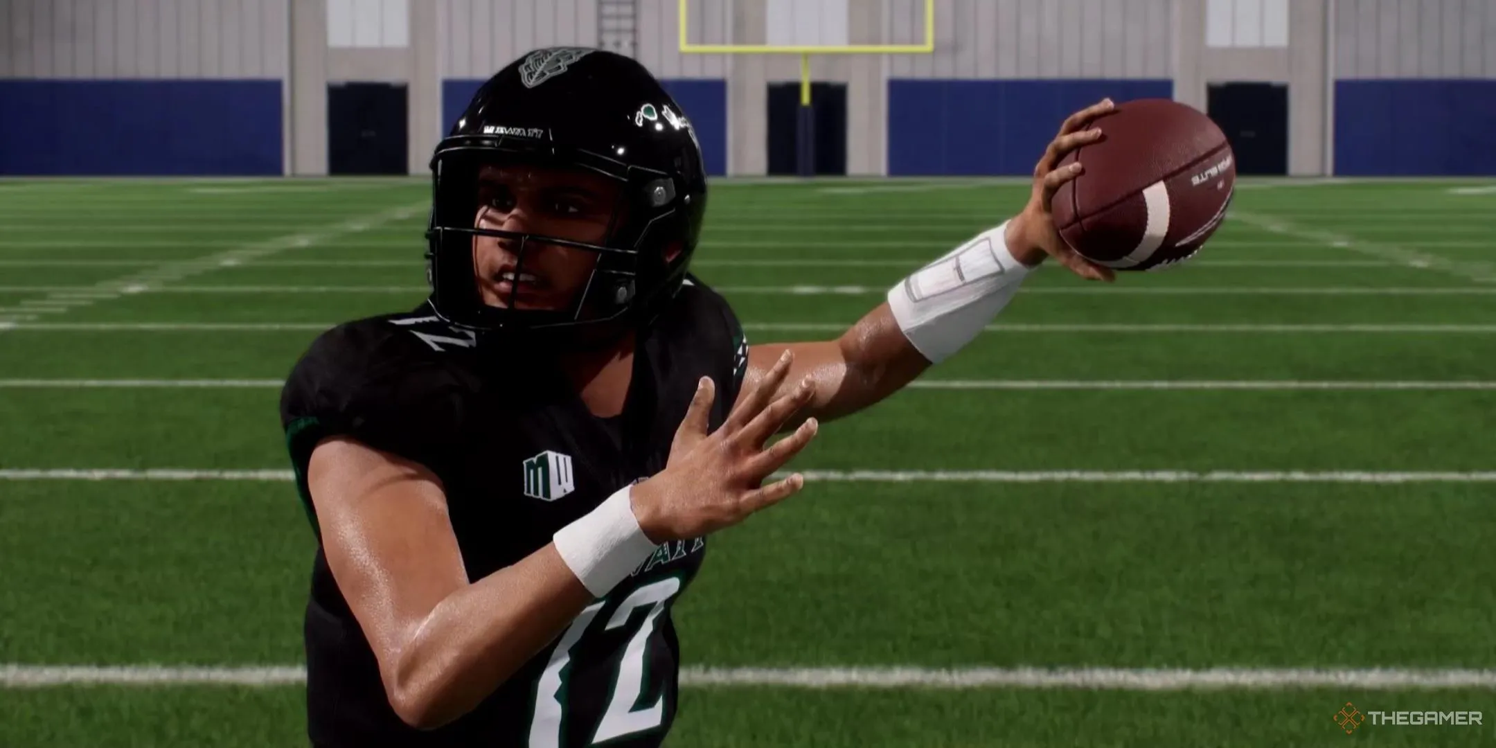 Tiền vệ (quarterback) thực hiện cú ném bóng chính xác trong College Football 26.